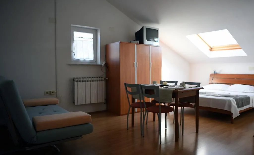 كريس Apartmani Ida Hrzic كرواتيا